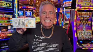 Baccarat — Permainan kartu dengan aturan sederhana Baccarat Evolution Gaming dengan kartu fisik